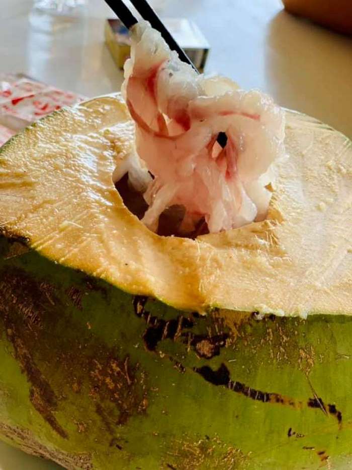 Cá mú tắm dừa ta Bình Định là món ăn đặc sản ít người biết. 