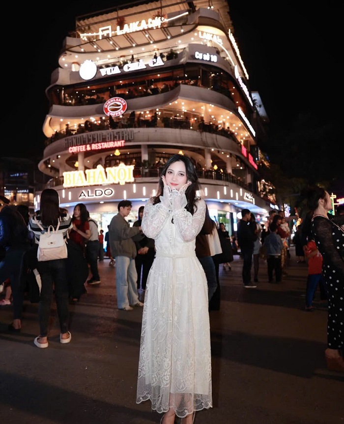 Check in tại Hàm Cá Mập Hà Nội cho ảnh siêu xinh