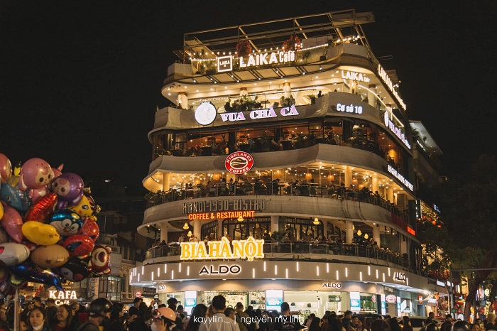 Bạn có thể tới Hàm Cá Mập Hà Nội bằng bất kỳ phương tiện nào