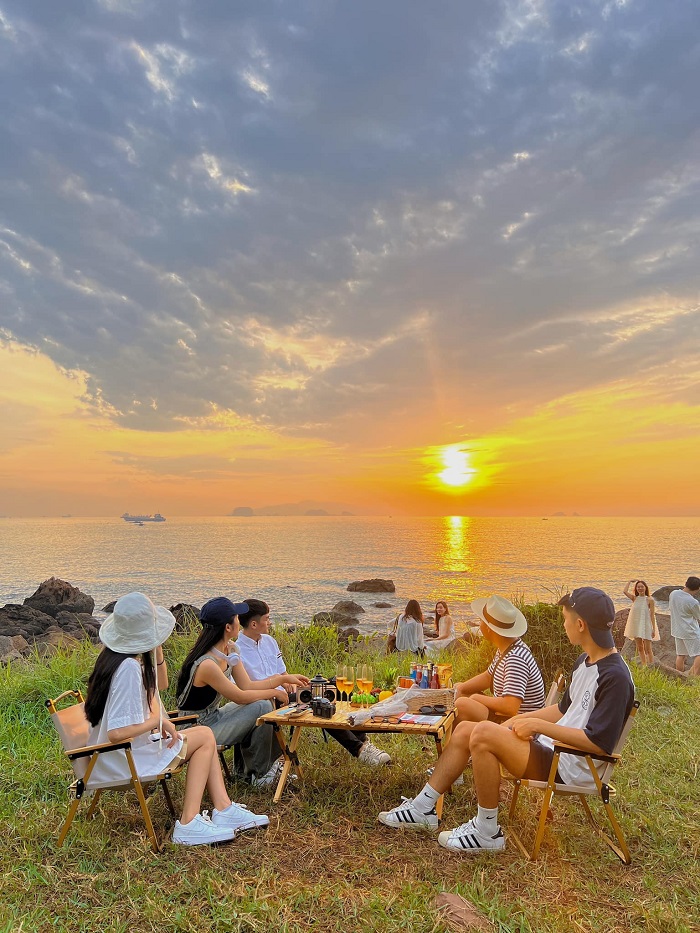 Bãi Đông đang là địa điểm dã ngoại ở Thanh Hóa được săn lùng