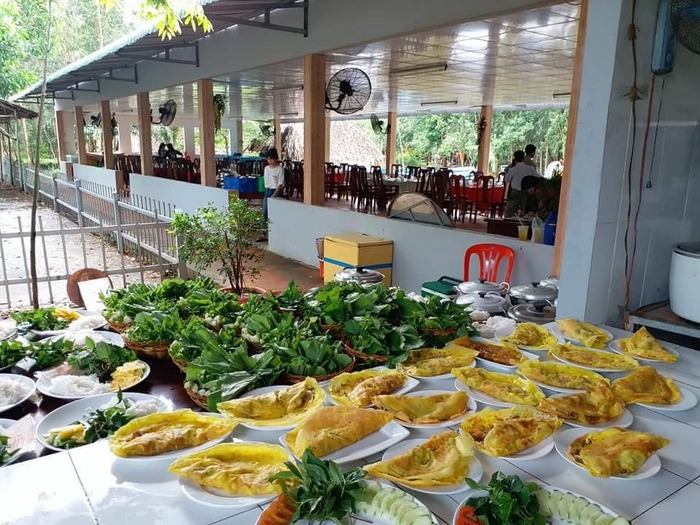 Thưởng thức món ngon ở khu bảo tồn du lịch Lung Ngọc Hoàng Hậu Giang