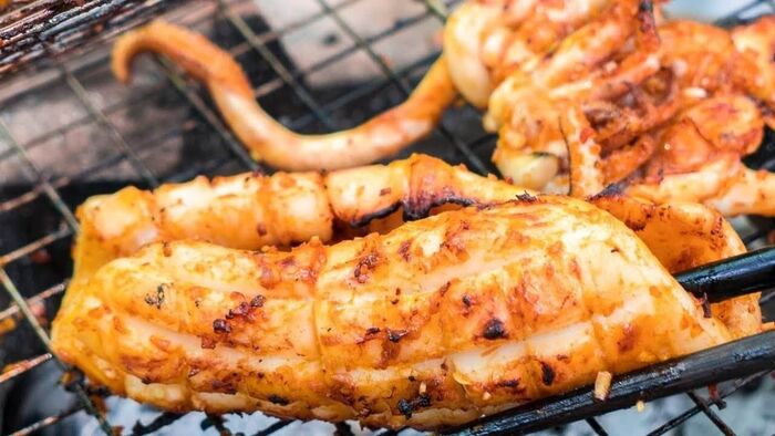 Kinh nghiệm câu mực đêm Phú Quốc – Thưởng thức mực tươi ngay trên tàu