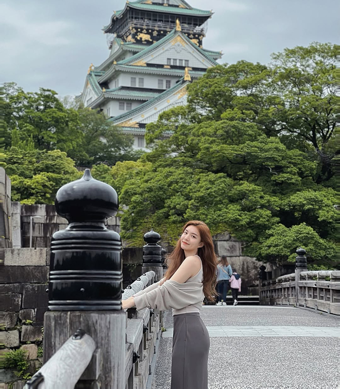 Di chuyển bằng tàu JR (Japan Rail) tới lâu đài Osaka Nhật Bản