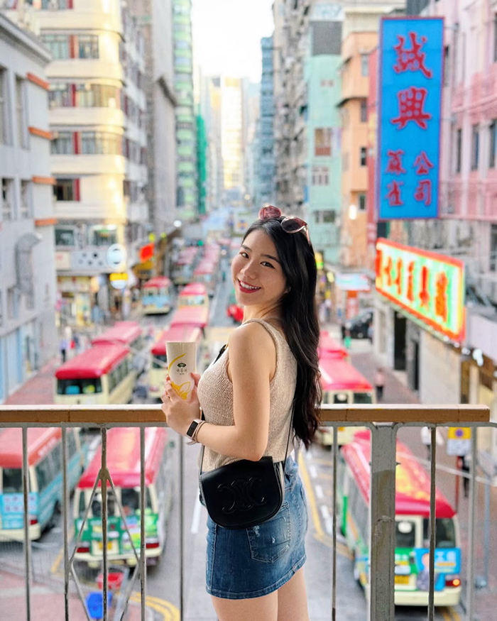 Di chuyển bằng Tàu điện ngầm (MTR) tới Mong Kok Hồng Kông