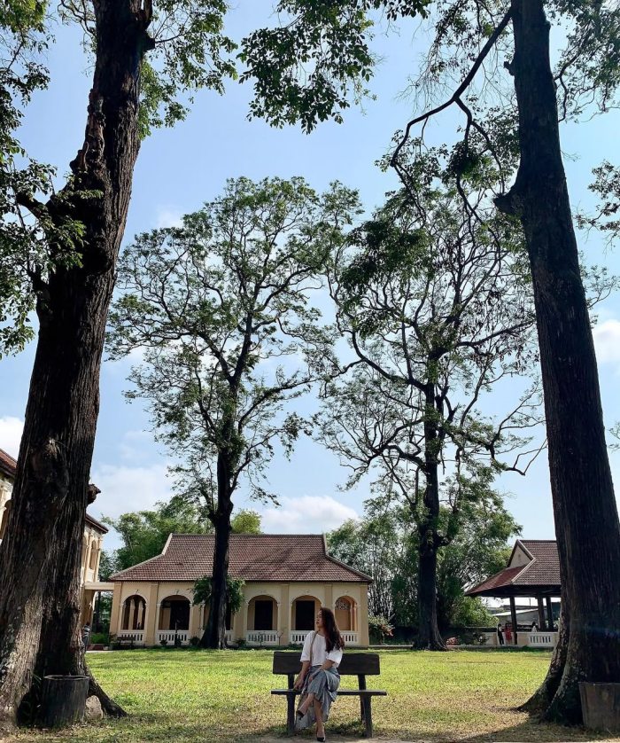 nhà thờ Làng Sông lối vào