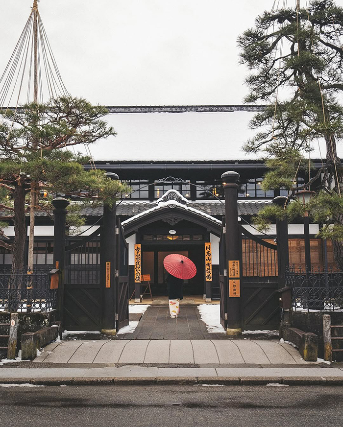 Đền Sakurayama Hachiman và Lễ hội Takayama