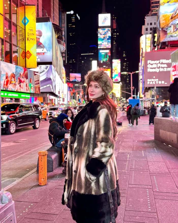 Quảng trường thời đại Mỹ náo nhiệt nhất về đêm