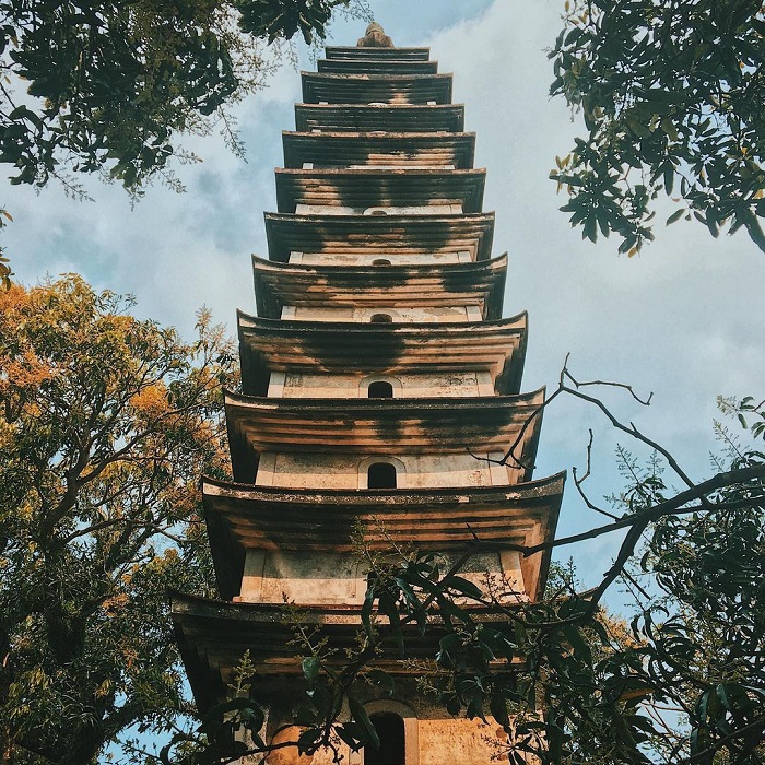 Tháp Phổ Minh Nam Định nằm ở ngoại thành phố Nam Định