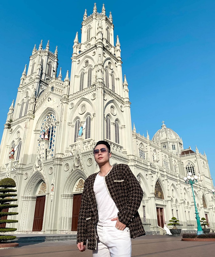 Đền thánh Kiên Lao cũng là điểm đến nổi bật không kém tháp Phổ Minh Nam Định