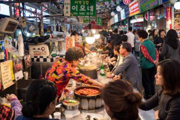 Cẩm nang du lịch chợ Gwangjang Hàn Quốc trải nghiệm ẩm thực độc đáo