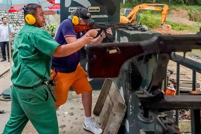 Trải nghiệm bắn súng thật, đạn thật thú vị tại trường bắn Củ Chi TP HCM