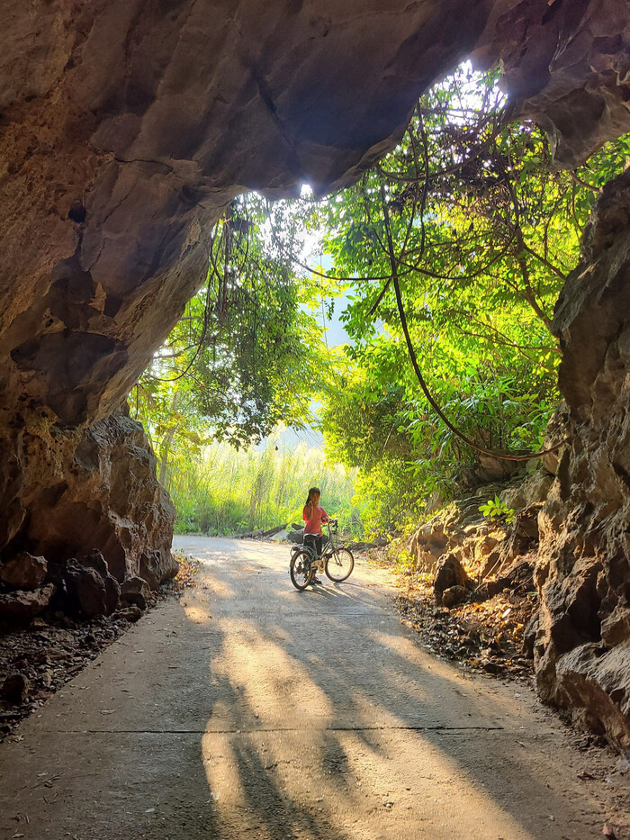Xu hướng du lịch bằng xe đạp ở Vườn quốc gia Cát Bà
