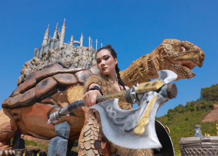 công viên mô hình 5 vị thần khổng lồ ở Đà Lạt là điểm du lịch mới toanh được du khách săn đón