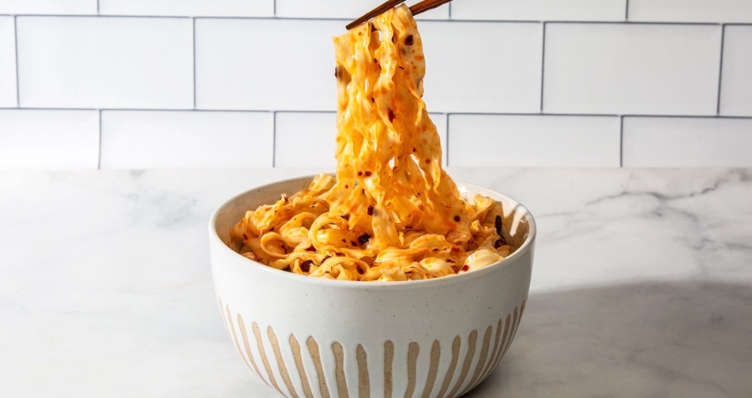 Sợi mì Thạch Gia Trang mềm dai cùng nước dùng sách mịn