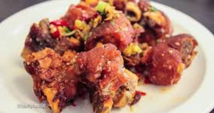 Dưới góc nhìn cẩm nang du lịch Hồ Bắc Trung Quốc, sườn nướng là món ăn thơm ngon và hấp dẫn