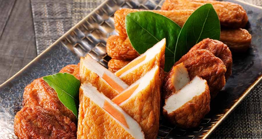 Món chả cá chiên Satsuma-age với lớp vỏ vàng giòn và hương thơm dậy mùi hải sản tươi