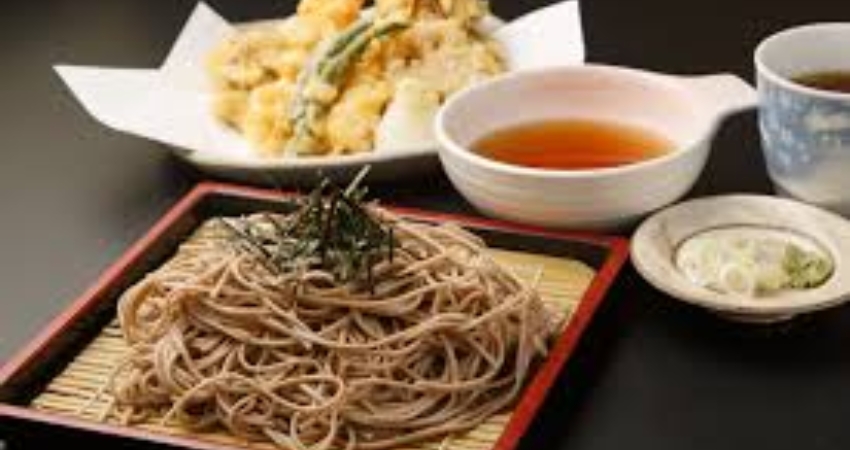 Mì soba lạnh với sợi mì được làm từ bột kiều mạch