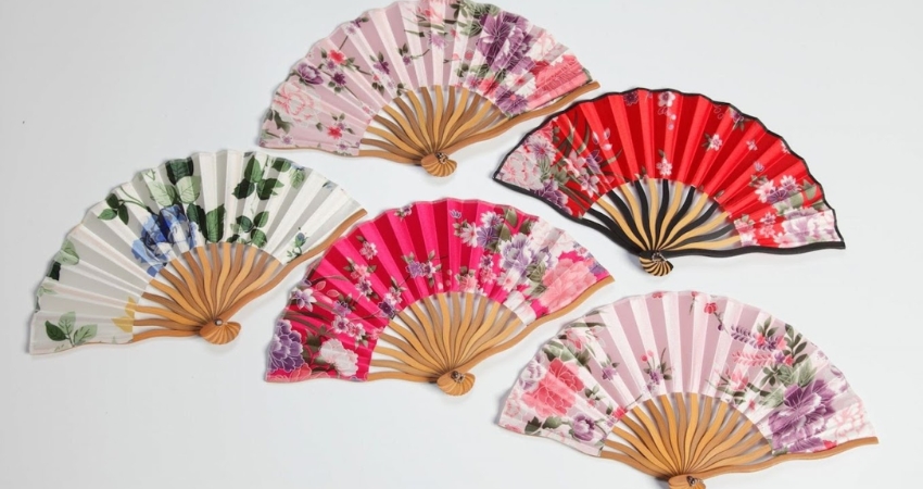 Nên mua quạt giấy truyền thống khi đi du lịch Wakayama