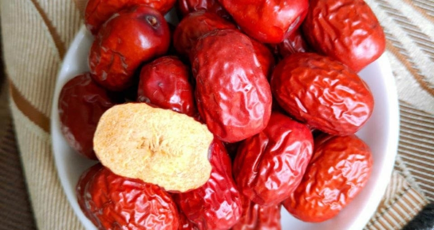 Táo đỏ cũng là món quà đặc biệt được cẩm nang du lịch Sơn Đông giới thiệu