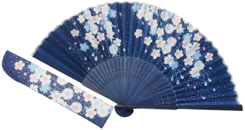 Cẩm nang du lịch Hyogo gợi ý mua quạt giấy Banshu về làm quà