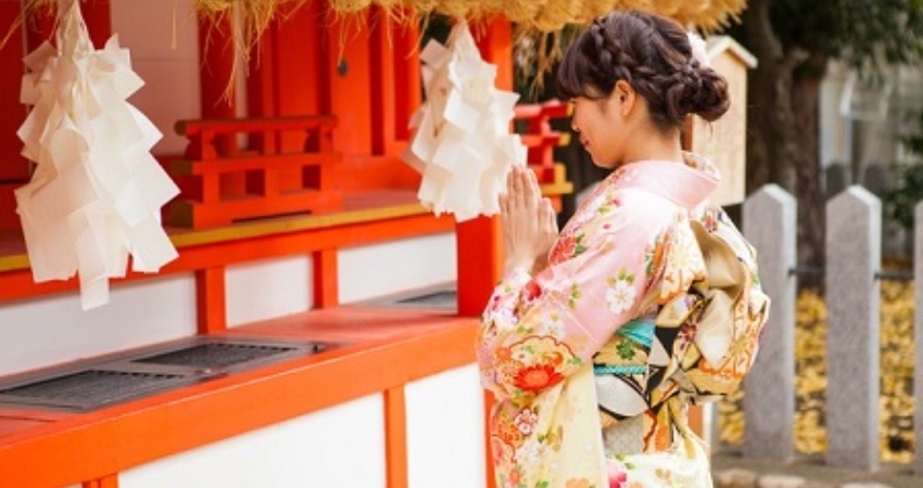 Cẩm nang du lịch Wakayama nhắc bạn nên ăn mặc kín đáo khi đến các địa điểm tâm linh