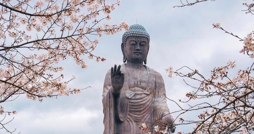 Theo cẩm nang du lịch Ibaraki, đừng quên ghé thăm đại phật Ushiku khi đi du lịch