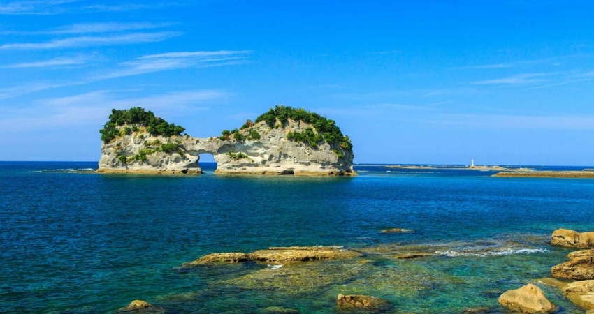 Ngắm nhìn hoàng hôn buông xuống trên đảo Engetsu