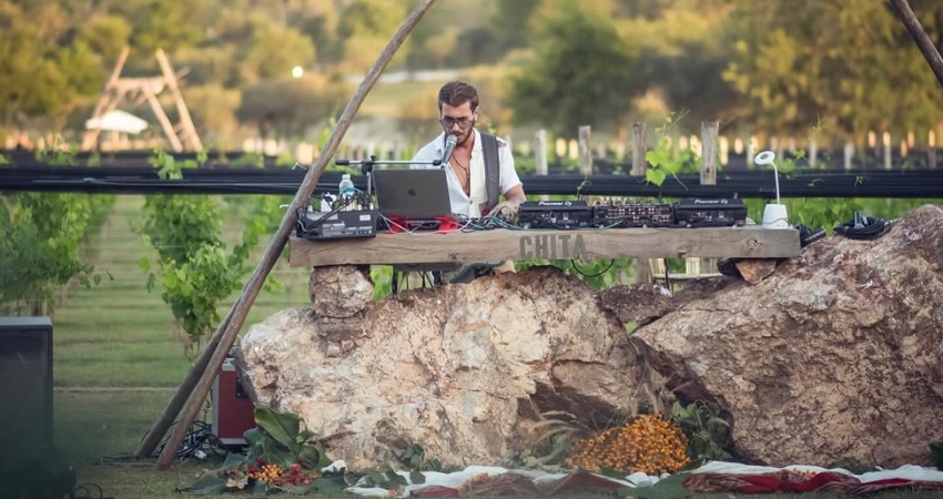 Vũ điệu hoang sơ tại bán đảo Chita