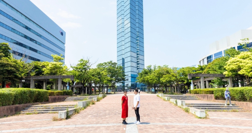 Cẩm nang du lịch Fukuoka giới thiệu tòa tháo 234 mét mang tên Fukuoka Tower