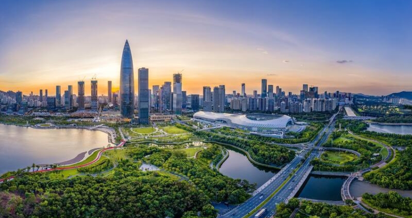 Qua lăng kính cẩm nang du lịch Ninh Hạ, thành phố Ngân Xuyên là sự hòa trộn giữa hiện đại và truyền thống