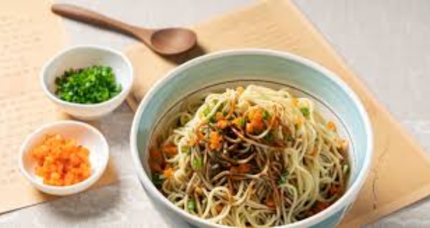 Mỳ vằn thắn là món ăn phổ biển tại các quán ăn vỉa hè