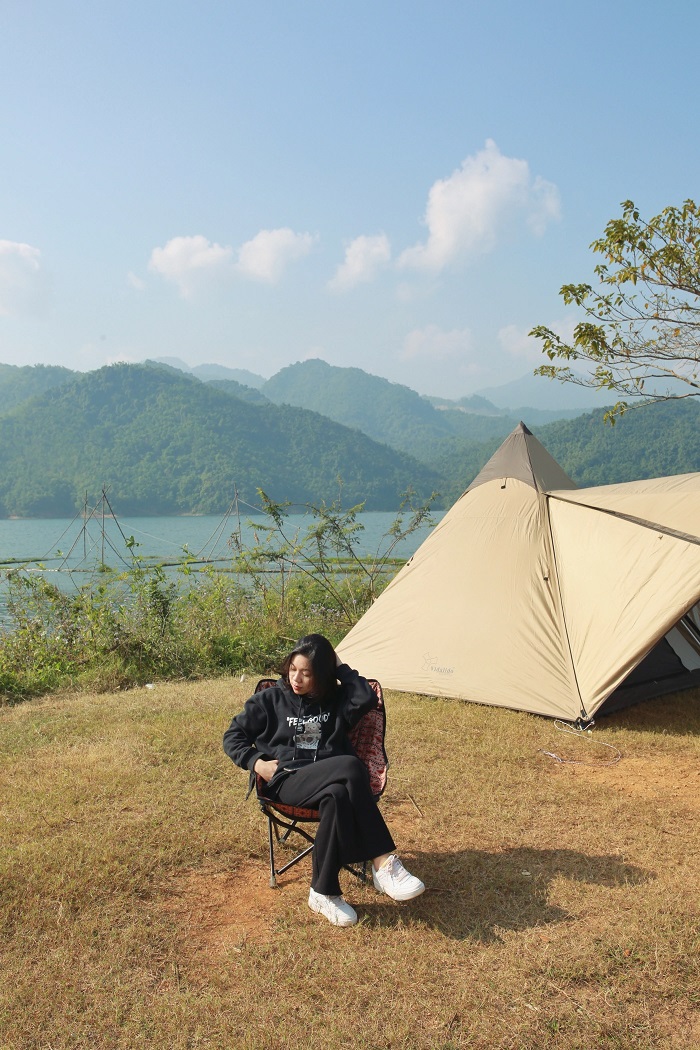 Dựng lều và tận hưởng vẻ đẹp đất trời không khói bụi tại Địa điểm dã ngoại ở Hòa Bình