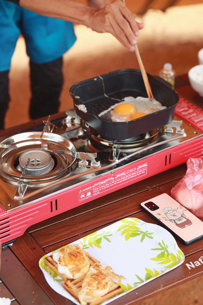 Cùng nhau tạo dựng kỷ niệm khi tới địa điểm dã ngoại ở Hòa Bình