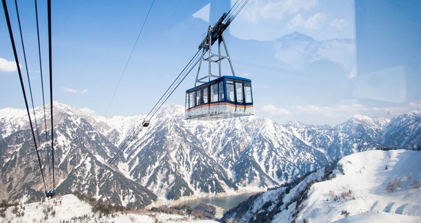 Đi dọc cung đường Tateyama Kurobe Alpine cùng cẩm nang du lịch Toyama.
