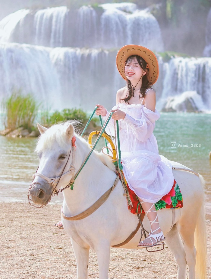 Thác Bản Giốc đẹp như trong tranh cũng là điểm rất đáng để trải nghiệm sau núi Thủng Cao Bằng