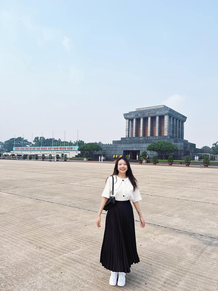 Bạn có thể di chuyển tới Quảng trường Ba Đình Hà Nội một cách dễ dàng