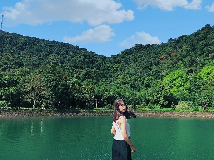 Sau khi tới Thiền viện Trúc Lâm Tây Thiên Vĩnh Phúc ghé hồ Xạ Hương trong xanh