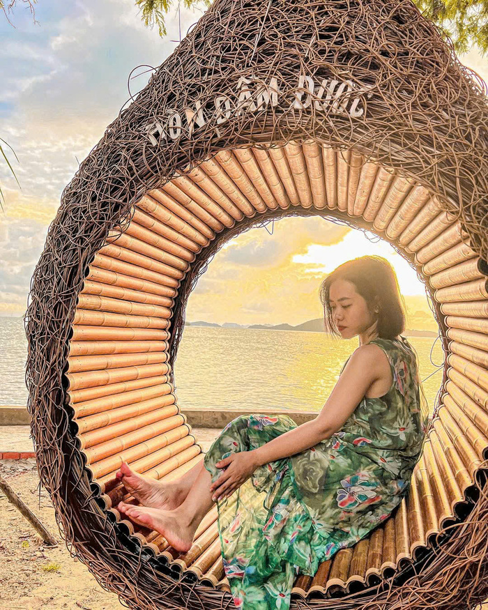 Hòn Đầm Đước thuộc Ba Hòn Đầm Kiên Giang