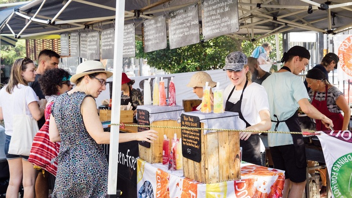 Ghé thăm khu chợ gần bãi biển Bondi Úc