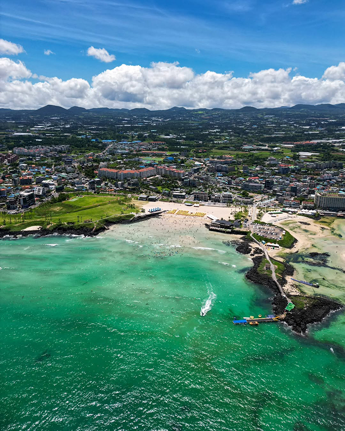 Thuê xe tự lái tới bãi biển Hamdeok Beach Hàn Quốc