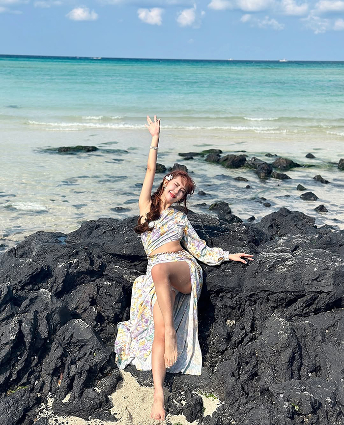 Mùa hè (tháng 6 đến tháng 8) trên bãi biển Hamdeok Beach Hàn Quốc