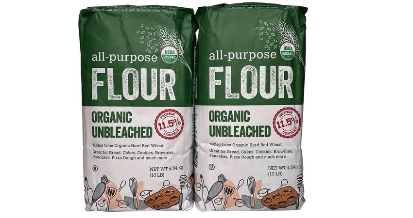 Du khách có thể chọn các sản phẩm từ bột để làm quà khi du lịch Bintulu