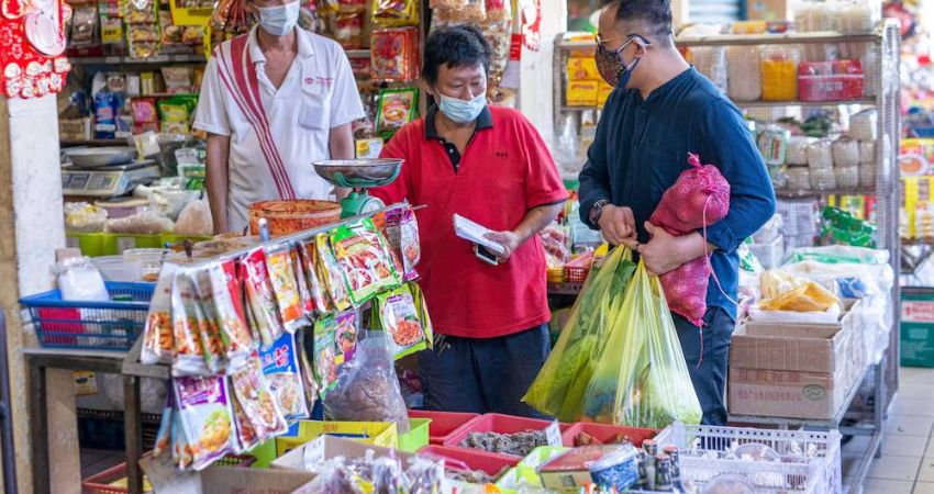 Du khách có thể trả giá khi mua sắm tại các khu chợ địa phương - cẩm nang du lịch Bukit Mertajam Malaysia