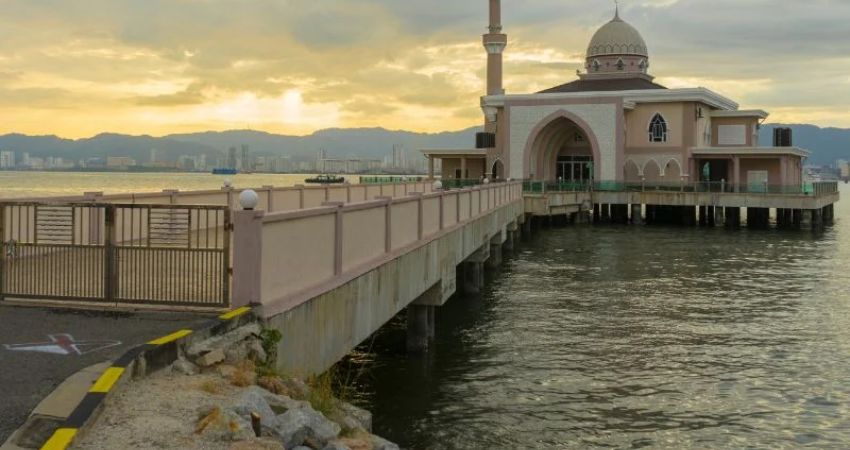 Theo cẩm nang du lịch Butterworth, du khách nên đến đây vào khoảng giữa tháng 12 đến cuối tháng 2