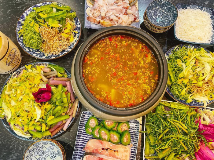 Lẩu mắm miền Tây ngọt và cay