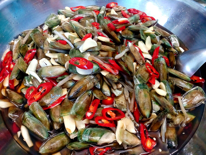 Cà xỉu muối là món ăn mới mẻ có thể tìm được ở mọi khu chợ Hà Tiên