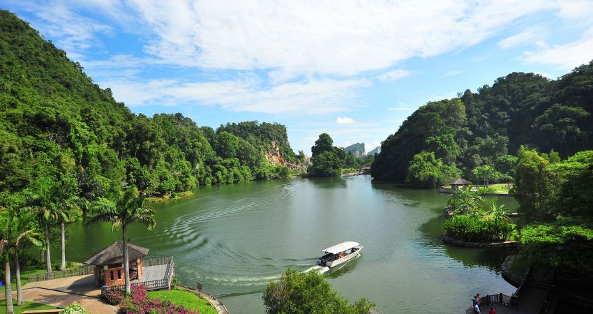 Theo cẩm nang du lịch Ipoh, thời điểm lý tưởng nhất để du lịch Ipoh là từ tháng 12 đến tháng 2 hằng năm