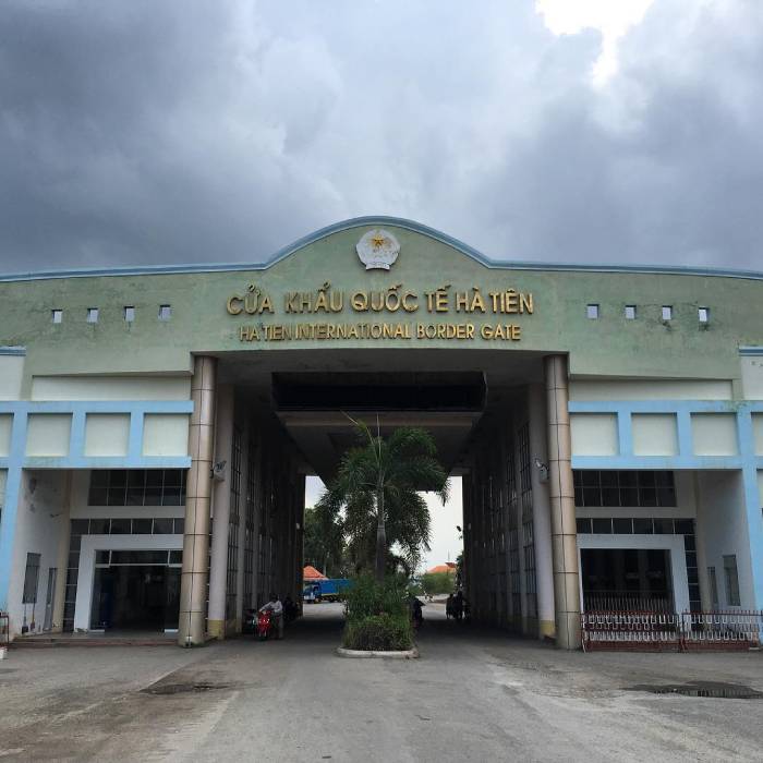 Hà Tiên có cửa khẩu quốc tế giữ vai trò địa lý quan trọng