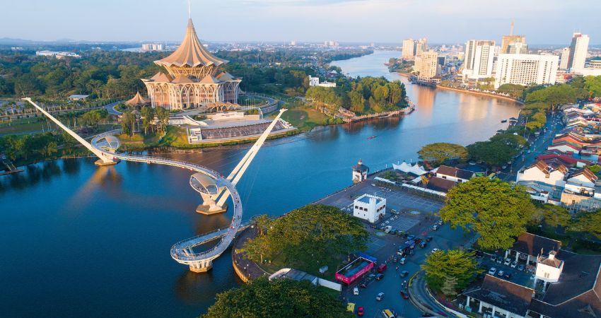 Kuching là thủ phủ thứ ba của Sarawak, phía tây bắc đảo Borneo - cẩm nang du lịch Kuching
