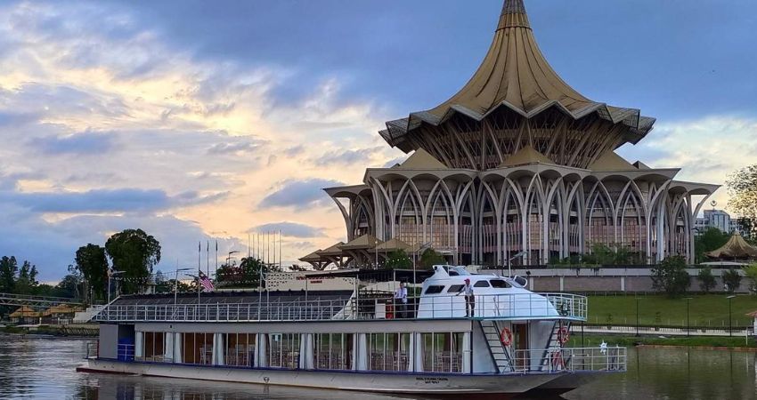 Du thuyền Royal Kuching River Cruise - cẩm nang du lịch Kuching